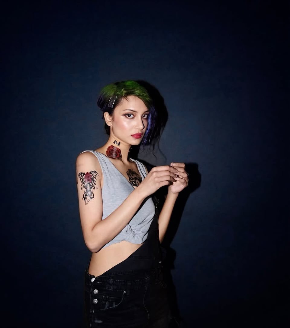 帕南原型直播《赛博朋克2077》 亲热剧情被父母撞见