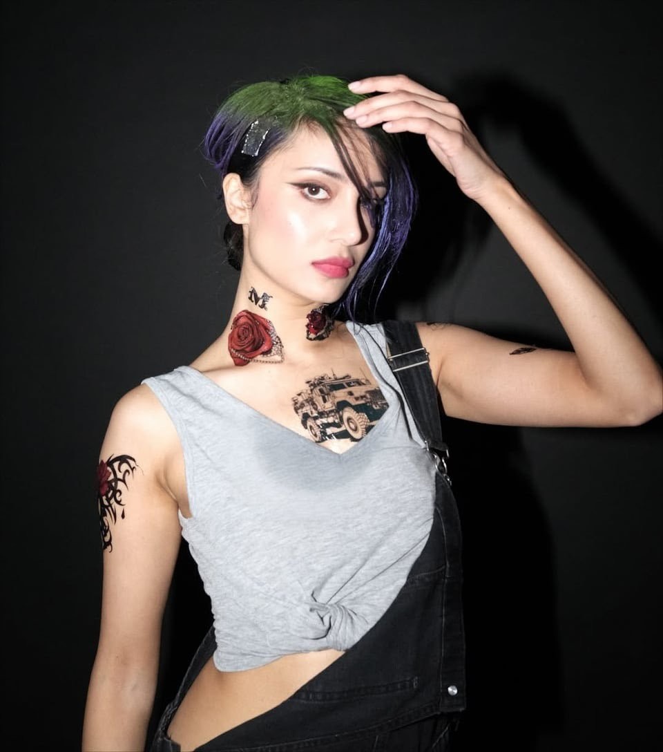 帕南原型直播《赛博朋克2077》 亲热剧情被父母撞见