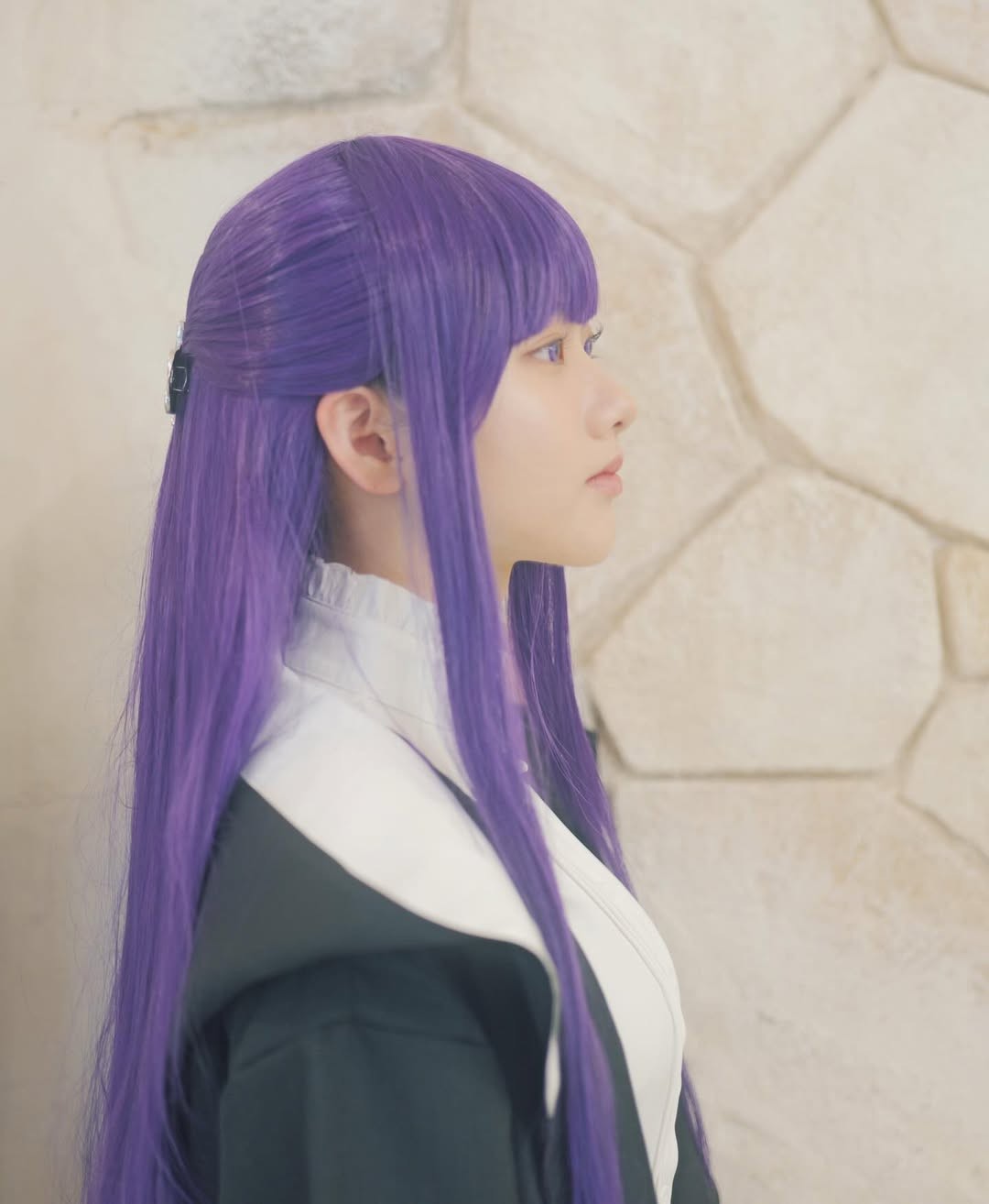 可爱圆脸！日本围棋二段美女选手cos《葬送的芙莉莲》菲伦