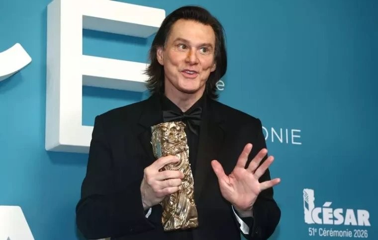 金凯瑞出席第51届法国凯撒电影奖 粉丝对其整容感到失望