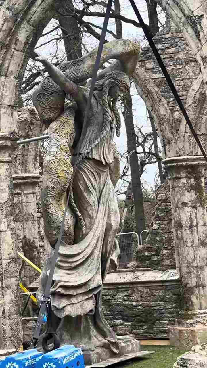 《艾尔登法环》电影片场照泄露：玛莉卡教堂实景曝光