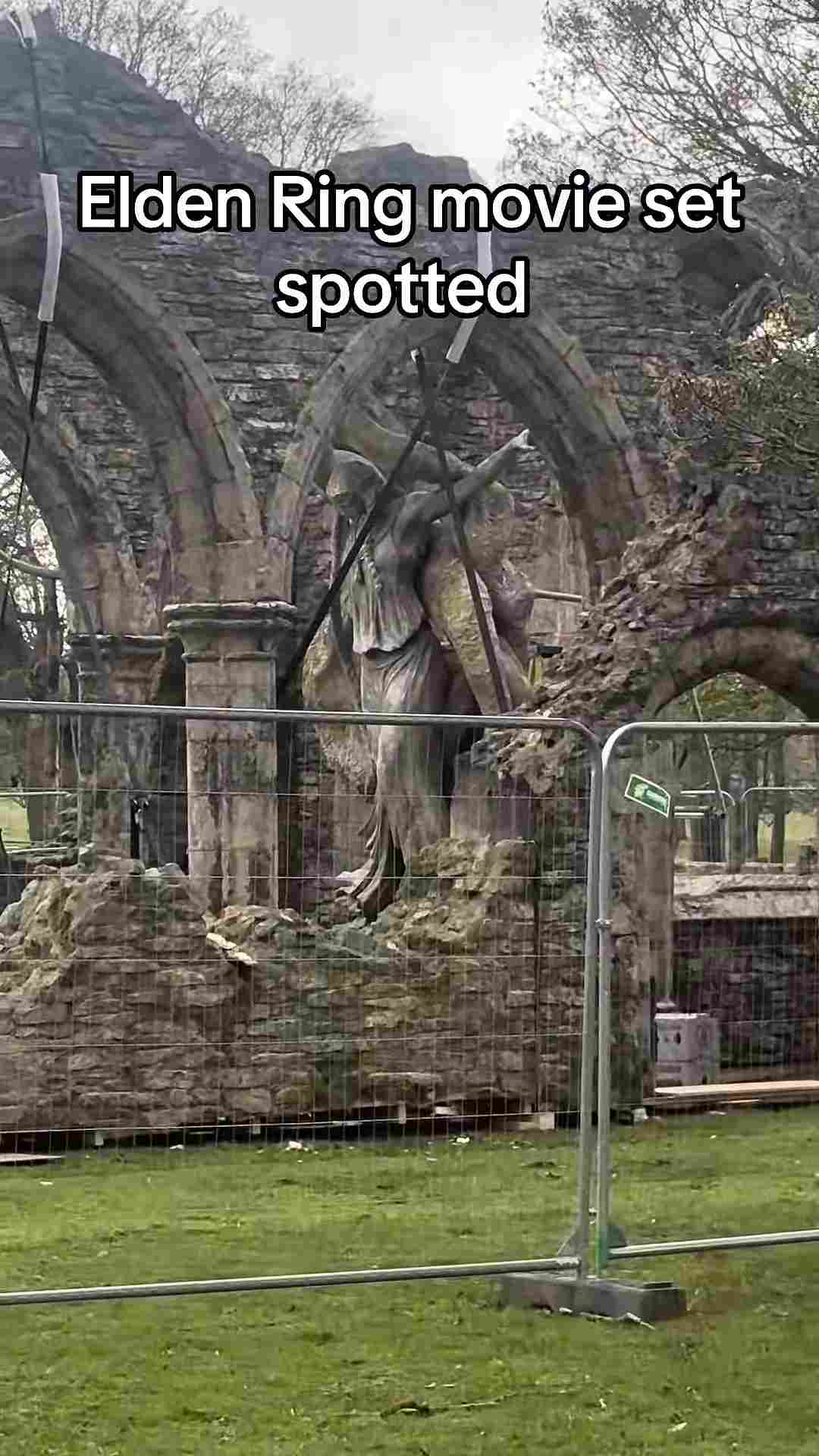 《艾尔登法环》电影片场照泄露：玛莉卡教堂实景曝光