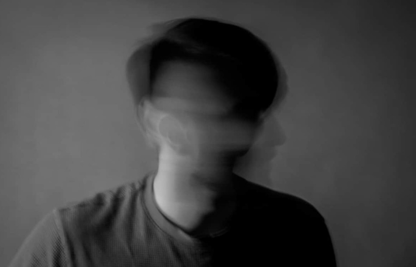 日本漫画家遭遇投资诈骗巨额损失 17000日元一张卖色纸回血