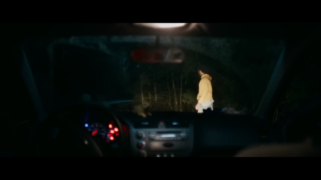 胆子小别看！《验尸官》导演恐怖新片《鬼上车》首曝预告